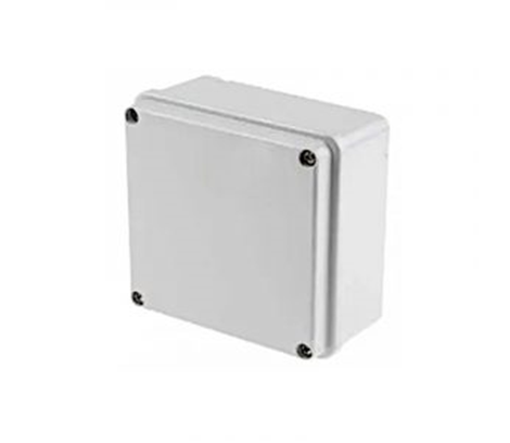 CAJETIN PLÁSTICO CUADRADO CON TAPA 86MM Y TORNILLO M4